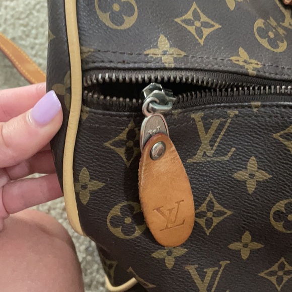 authentic Louis Vuitton duffel bag - Picture 4 of 5